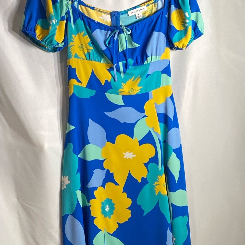 Onetheland Blue and Yellow Floral Midi Dress
